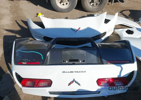 2016 Chevrolet Corvette Stingray Z51 из США, поврежденный, VIN 1G1YJ2D74G5111529